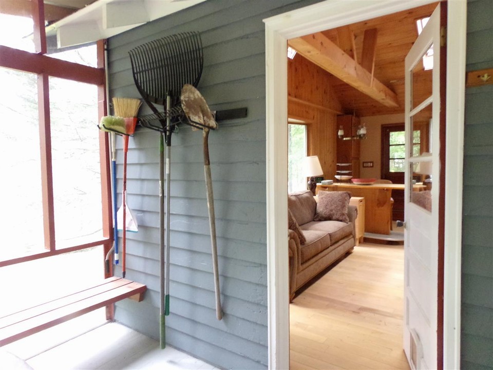 enter the pathway less traveled brings your family into the cozy sitting area of the open and friendly family room.