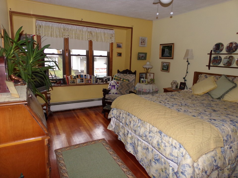 master bedroom  plenty of room and private sitting area for quiet time mornings.
