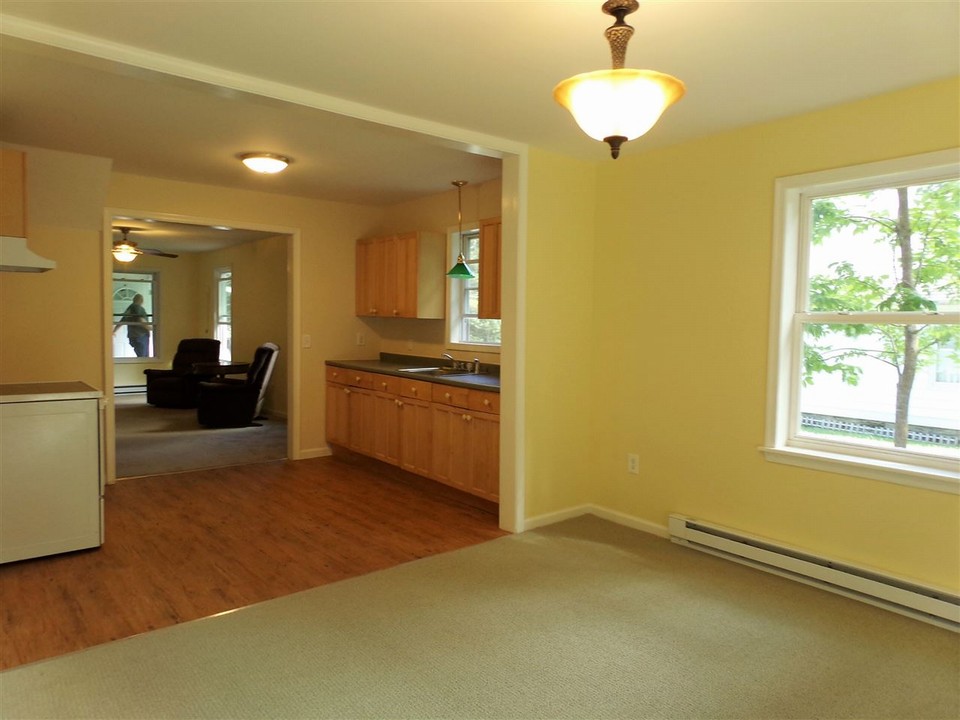 calm and cozy eat in dining area welcomes you home.
